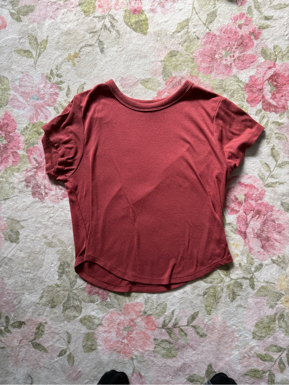 Old Navy Ultra Lite size Large- Short Sleeve Scoop Neck Crop Top Rust